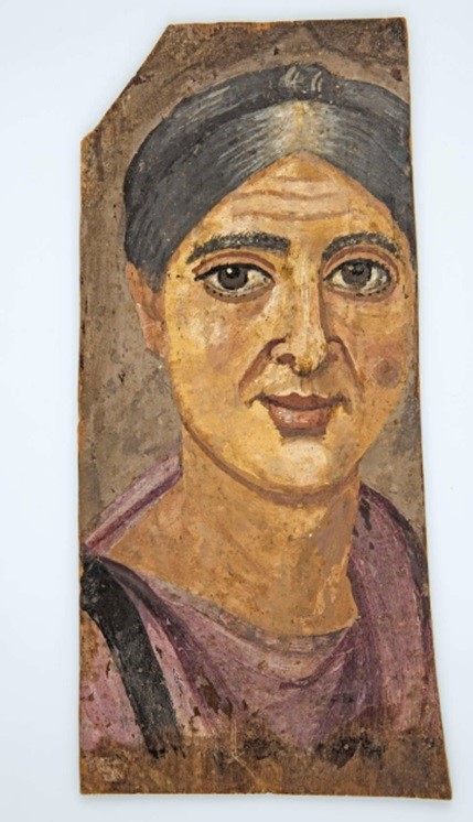 Portrait de femme mature, vers 117-138, bois peint à l’encaustique,<br>H. 29,5 cm ; l. 14,1 cm,<br>er-Rubayat (collection Th. Graf)<br>8901, Musée des Beaux-Arts, Budapest, commons.wikimedia.org